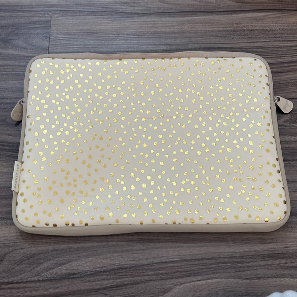 4/$25 SALE Dabney Lee Gold and Cream Speckled Fabric Laptop Case